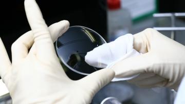 EssilorLuxottica repart en baisse, Goldman Sachs réduit sa cible